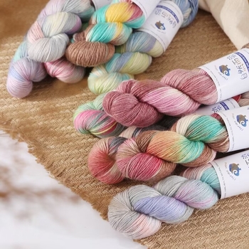 Dopamine rokas krāsots vilnas diegs, 100 g, bez pūšanas, silts, sarullēts diegs, Good Color zīmols