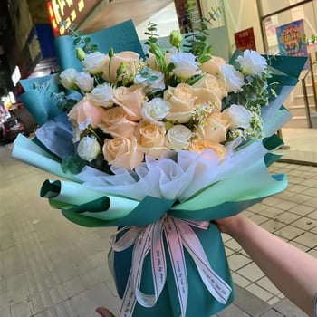 Muilo gėlių rožių puokštė dovanai