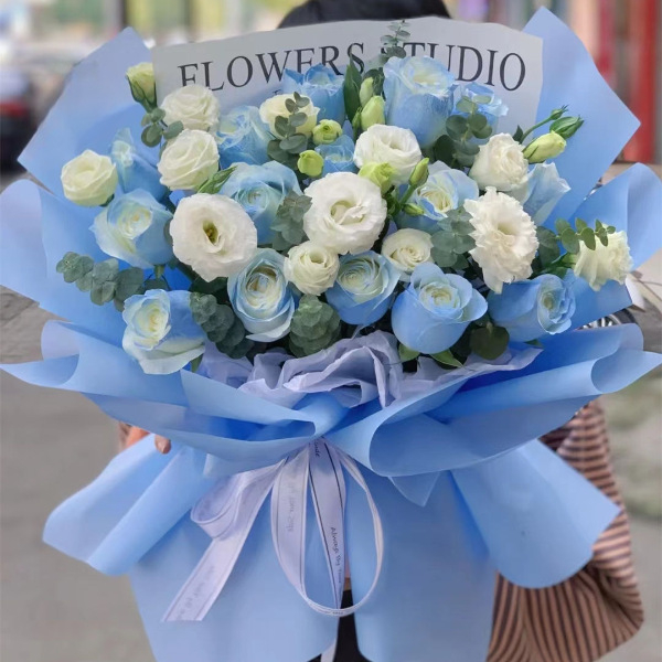 Muilo gėlių rožių puokštė dovanai