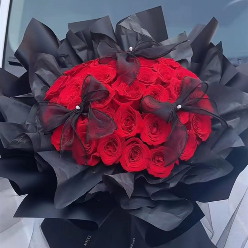 Muilo gėlių rožių puokštė dovanai