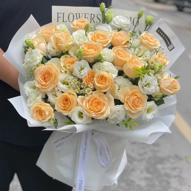 Muilo gėlių rožių puokštė dovanai