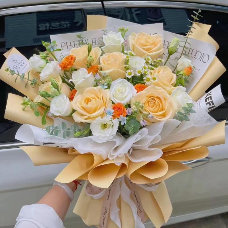 Muilo gėlių rožių puokštė dovanai