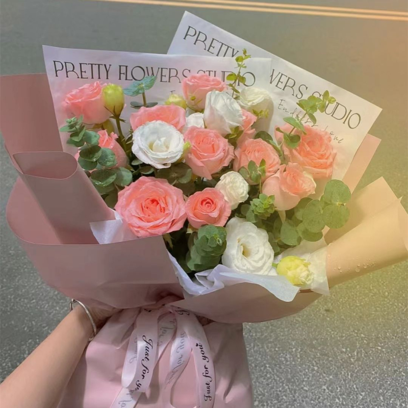 Muilo gėlių rožių puokštė dovanai