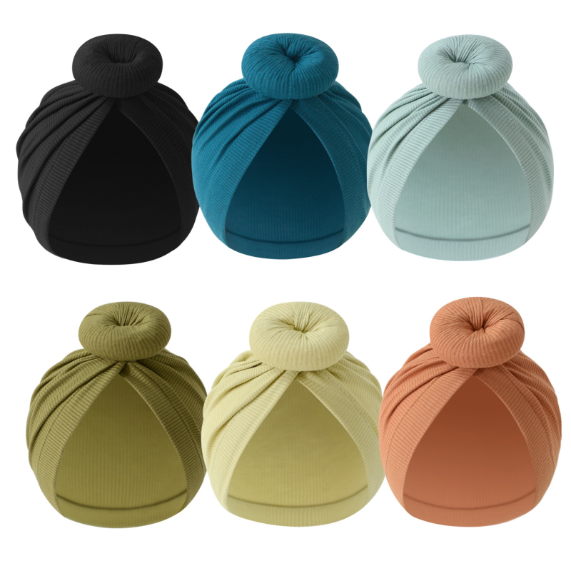 Megzta kūdikio skrybelė, rayon audinys, kupolo formos, platus kraštas, tinka 0–6 mėnesiams