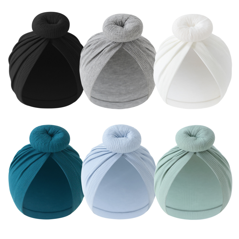 Megzta kūdikio skrybelė, rayon audinys, kupolo formos, platus kraštas, tinka 0–6 mėnesiams