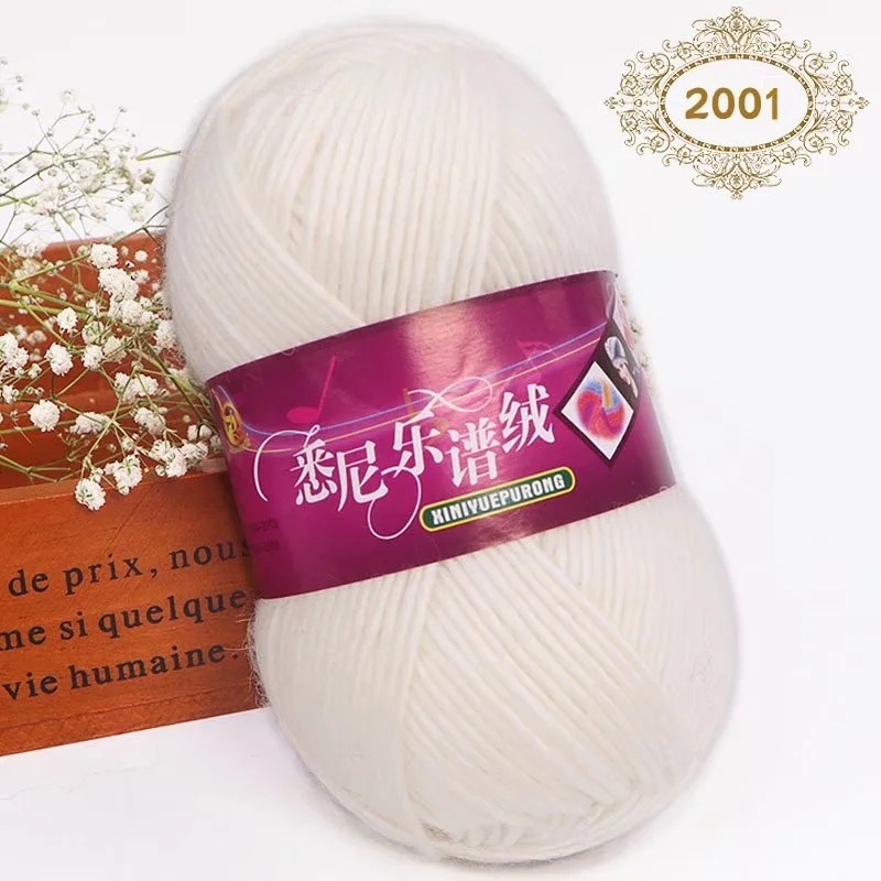 Set tricotat manual: pălărie, fular și eșarfă în model curcubeu cu dungile inspirate de partituri muzicale, din lână groasă pentru copii.