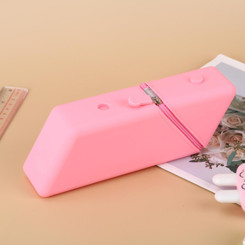 Tolltartó PVC modell 2030, nettó tömeg 22 g, csomagolás: PVC doboz + kijelző doboz, logó nyomtatása lehetséges, testreszabás: igen (Modell 2030; Anyag: PVC; Tömeg: 22 g; Csomagolás: PVC doboz + kijelző doboz; Logó nyomtatása: lehetséges; Testreszabás: igen