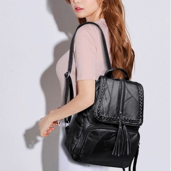 Γυναικείο σακίδιο από PU δέρμα με φούντα, αδιάβροχο και έτοιμο για ταξίδια, χωρητικότητα 20–35 λίτρα, εσωτερικά διαμερίσματα με θήκη με φερμουάρ, θήκη τηλεφώνου και θήκη για ID κάρτα