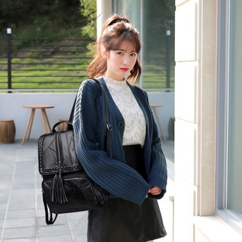 Γυναικείο σακίδιο από PU δέρμα με φούντα, αδιάβροχο και έτοιμο για ταξίδια, χωρητικότητα 20–35 λίτρα, εσωτερικά διαμερίσματα με θήκη με φερμουάρ, θήκη τηλεφώνου και θήκη για ID κάρτα