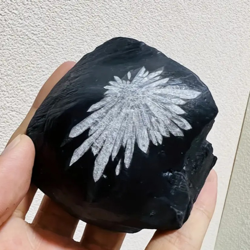 Λίθος Χρυσάνθεμο – κρυστάλλινο ορυκτό δείγμα, γεωμετρικού σχήματος επιτραπέζιο διακοσμητικό, μοντέρνο μινιμαλιστικό στυλ, PP σακούλα συσκευασία, ιδανικό για παιδικά εκπαιδευτικά δώρα