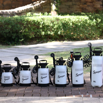 Plastikinis nešiojamas kempingo dušos komplektas – su arbatinę/laistymo dušą; neimportuotas; tinkamas kemperiams, dušai po bangų pliažuose, statybvietėse ir studentų bendrabutyje