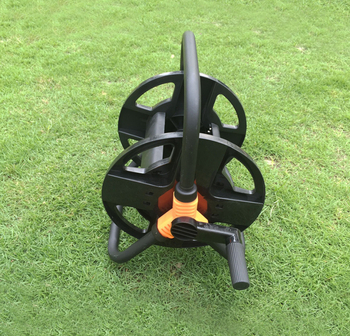 Automobilių plovimui skirtas žarnų laikiklis, varinis, ritė iki 20 m, grynoji masė 1150