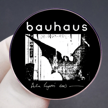 Брошка Баухаус – Белла Лугоши: тема смърт, метална сплав, електроплакиране, унисекс