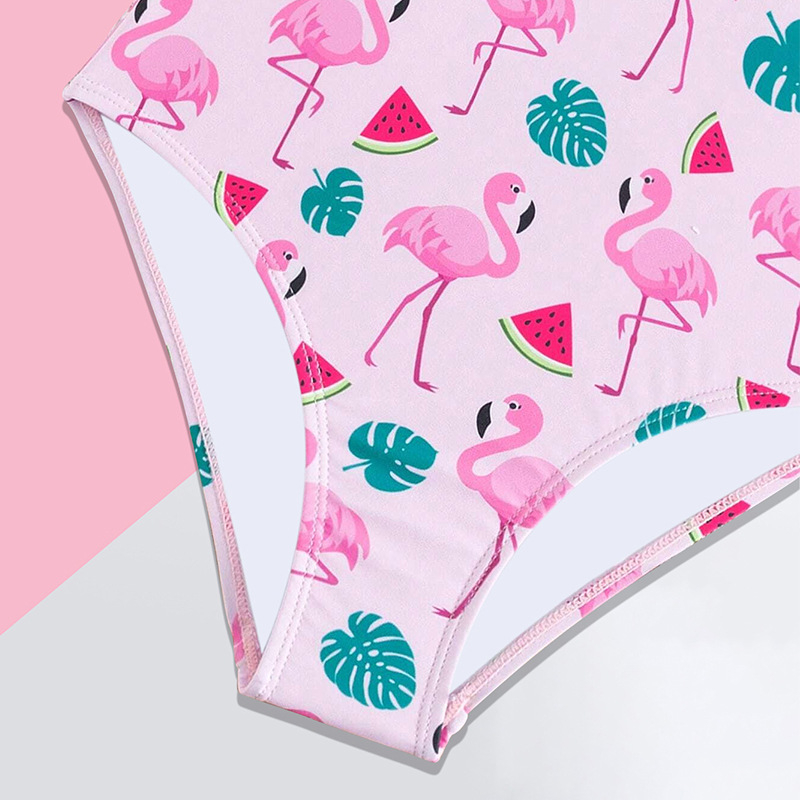 Mergaitėms viengabalis maudymosi kostiumėlis su spauda; medžiaga: 80% poliesteris; pamušalas: poliesteris; tinka plaukimui