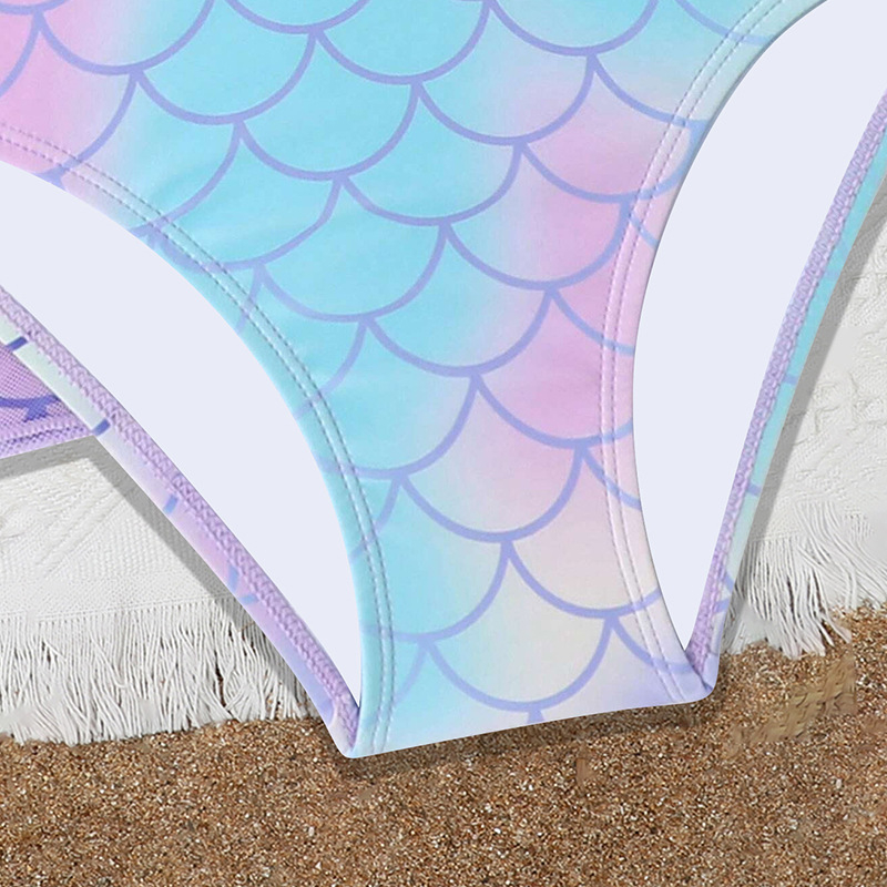 Vaikų tris dalių maudymosi kostiumėlis mergaitėms, su sulaužytų gėlių raštu, 80% poliesterio audinys ir 80% poliesterio pamušalas, tinkamas plaukiojimui ir vandens veiklai.