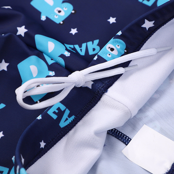 Παιδικό μαγιό με μακριά μανίκια, γρήγορο στέγνωμα, δύο τεμάχια, μποξερ στυλ; ηλικία 4–16 ετών, αρσενικό; μοτίβο καρτούν; 85% πολυεστέρας / 15% ελαστάνη, 190G; επένδυση 100% πολυεστέρας.