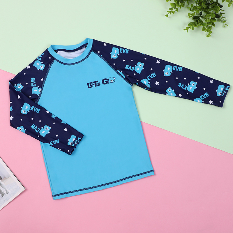 Gyerekek hosszú ujjú, gyorsan száradó két részes úszónadrágos ruha, boxer-stílusú alsó; korosztály 4–16 év, fiú; Cartoon minta; 85% poliészter / 15% spandex; 190G; bélés 100% poliészter.