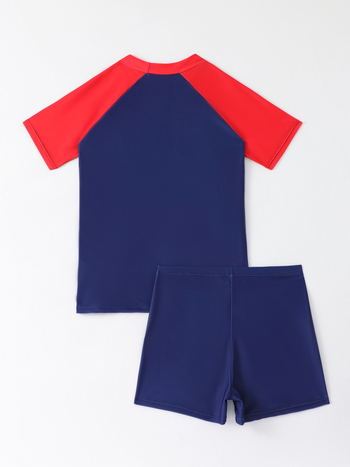 Παιδικό μαγιό δύο τεμαχίων για αγόρια με καρτούν μοτίβο, επάνω μέρος κοντομάνικο και κάτω μέρος τύπου briefs, πολυεστέρας, για ηλικίες 6–12, κατάλληλο για κολύμπι και υδάτινες δραστηριότητες