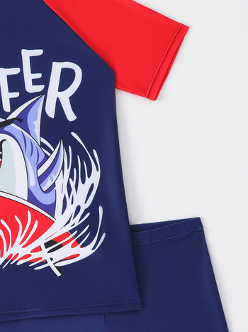 Παιδικό μαγιό δύο τεμαχίων για αγόρια με καρτούν μοτίβο, επάνω μέρος κοντομάνικο και κάτω μέρος τύπου briefs, πολυεστέρας, για ηλικίες 6–12, κατάλληλο για κολύμπι και υδάτινες δραστηριότητες