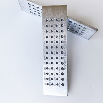 Πλάκα τράβηξης σύρματος με τέσσερις σειρές κυκλικών οπών, σειρά κύκλων, επεξεργασία κατ\' παραγγελία, αδειοδοτημένη ιδιωτική ετικέτα