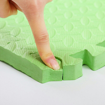 EVA πάτωμα παζλ με συνδεόμενες πλάκες, αντιβακτηριακό και προστασία από πτώσεις, πάχος 1–2 εκ, κατάλληλο για βρέφη και νήπια 0–3 ετών, προάγει το σέρσιμο και την αλληλεπίδραση γονέα-παιδιού