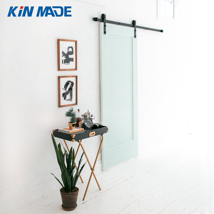 MM20D bėgiklių durų sistema – nerūdijančio plieno, paviršius purškiama plastika, modelis MM20D, stilius modernus minimalizmas, apdorojimo pritaikymas: Taip.