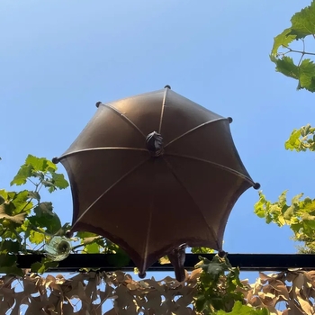 Fém madáretető geometriai alakú, függő dekoráció a kertbe