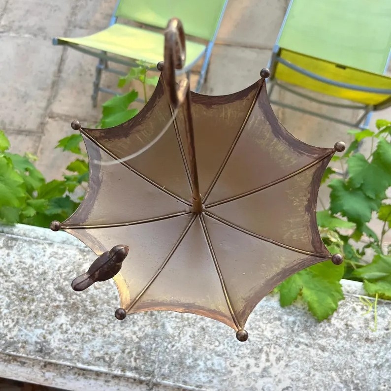 Fém madáretető geometriai alakú, függő dekoráció a kertbe