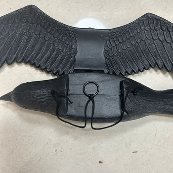 Műanyag öntött varjú dekoratív figura