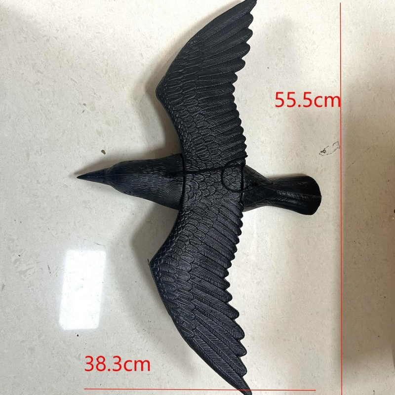 Műanyag öntött varjú dekoratív figura