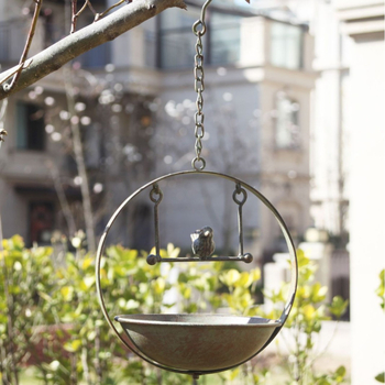 Vasból készült madáretető és itató, pastoral stílus (Anyag: Vas; Kategória: Madáretető; Stílus: Pastoral)