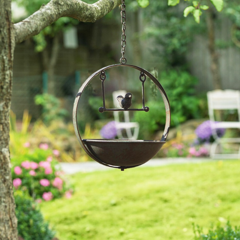 Vasból készült madáretető és itató, pastoral stílus (Anyag: Vas; Kategória: Madáretető; Stílus: Pastoral)