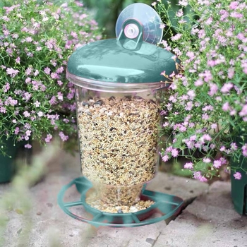 Šviesiai plastikinė kabinamas paukščių lesyklė su dangteliu ir siurbtuko tvirtinimu, automatinis šėrimas (Medžiaga: PS+PP; Automatinis šėrimas: Taip; Produkto kodas: PS005; Tinka vandens aplinkoms)