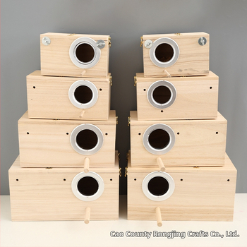 Medinis stačiakampis paukščių lizdas su platforma papūgoms – lauko veisimo dėžė