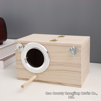 Medinis stačiakampis paukščių lizdas su platforma papūgoms – lauko veisimo dėžė