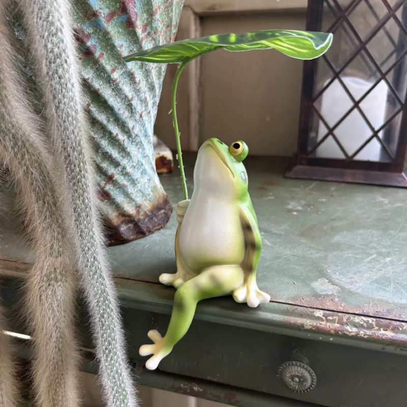 Žaba s listom – figurica za akvarij i mini krajolik, kućna dekoracija, crtani stil od smole (Materijal: Smola; Kategorija: Smoleni rukotvorine; Stil: Crtani; Poklon: Poslovni poklon)