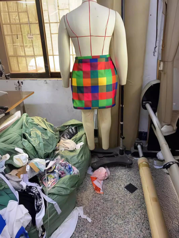 Φούστα Α-γραμμή με καρό μοτίβο από πολυεστέρα, με επένδυση - Καλοκαίρι 2024