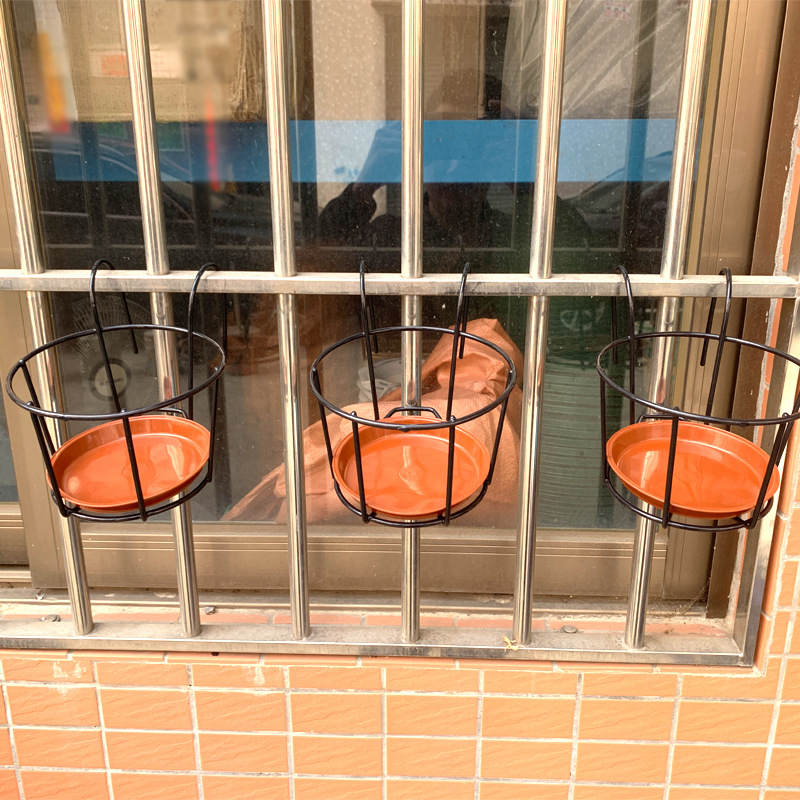 Vas virágállvány, falra szerelhető, egyszerű stílus