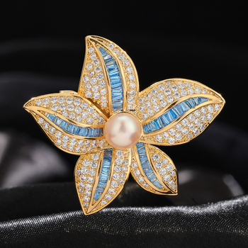 Медна звезда брошка със цирконови вставки и акцент от пресноводни перли