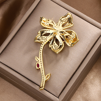 Καρφίτσα σε σχήμα λουλουδιού από χαλκό για γυναίκες, φθινόπωρο 2024, ηλεκτροπλατιωμένο αξεσουάρ μόδας