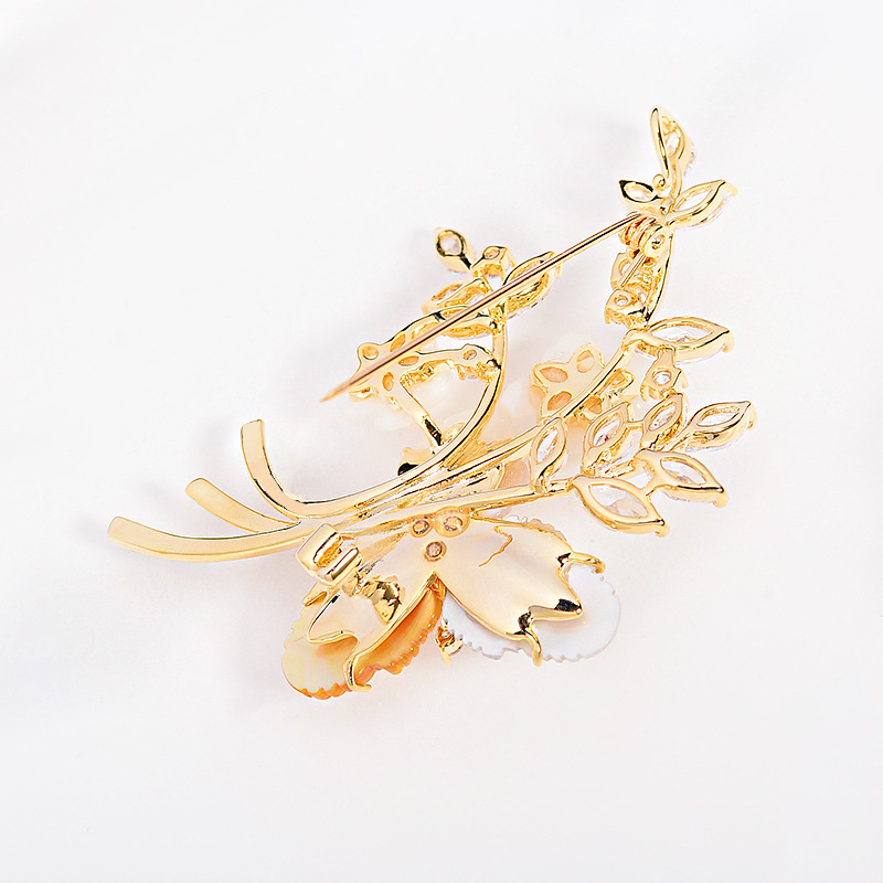 Καρφίτσα από χαλκό, σε σχήμα λουλουδιού, ηλεκτροπλατίζ, κομψό γυναικείο αξεσουάρ (Κωδ. Xr03844)