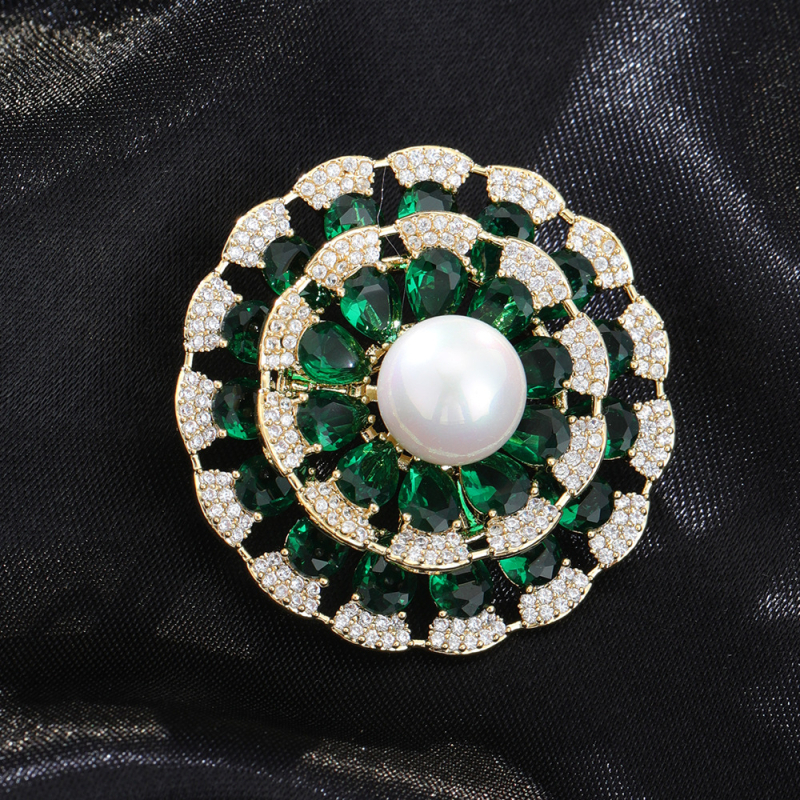 Sagė saulėgrąžos formos, varis, cirkonas, deimantų įdėtas