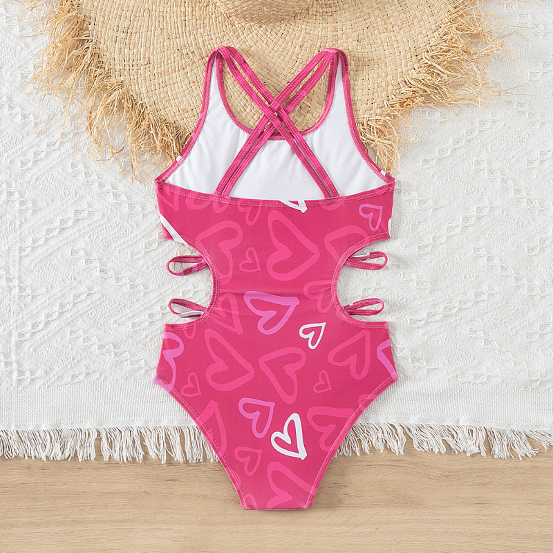Lányoknak készült egyrészes fürdőruha szív mintával és virágos cartoon dizájnnal; 85% poliészter, bélés 100% poliészter, melltartó betétek nélkül