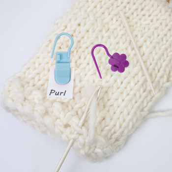 Kötéshez és horgoláshoz használható jelzőkészlet számlálóval, kézi varrótűkkel és nyitott tűkkel