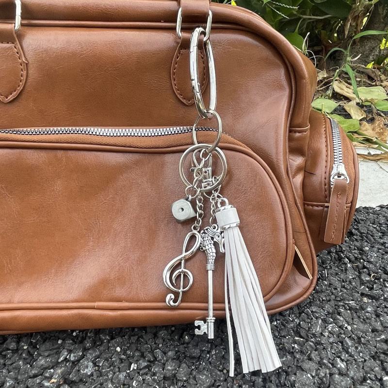 Táskadísz tassel motívummal, óceán ihletett dizájn (Anyag: ötvözet; Stílus: INS stílus, táskadísz; Kiadás: 2025 tavasza; Stílus besorolás: személyes tendencia)