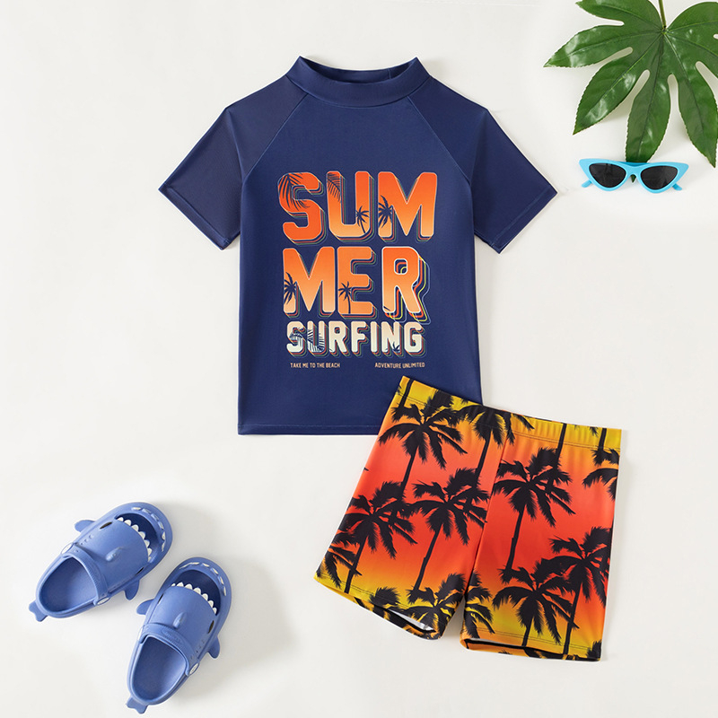 Παιδικό μαγιό αγοριών σε δύο κομμάτια – κοντό μανίκι, εκτύπωση, γρήγορο στέγνωμα, υψηλή ελαστικότητα; Υλικό: νάιλον; Εσωτερικό: πολυεστέρας 85%