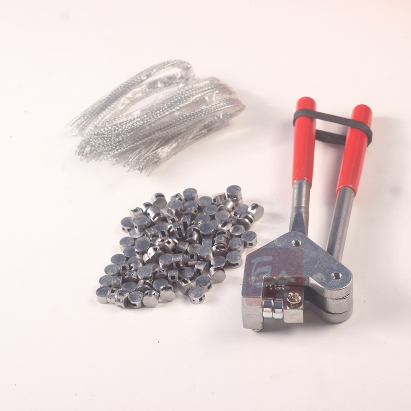 Ólompecsét fogó készlet ólompecséttel és vezetékével – modellek QF-10008 és 10015.5, csomagoláshoz, krimp kapcsolattal, anyag: ólom, súly: 0,55 kg