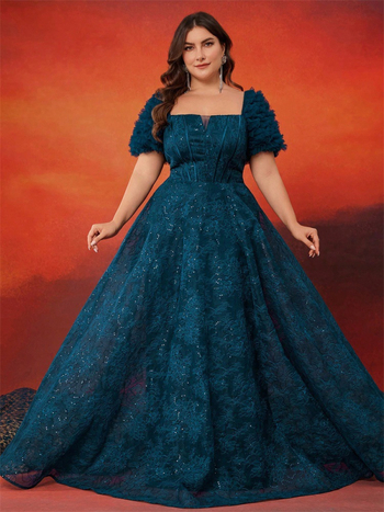 Vakarinė suknelė A linijoje su kvadratiniu iškirpte, trumpomis rankovėmis, kaulinė juosmens linija, poliesteris, audinio sudėtis 95%+