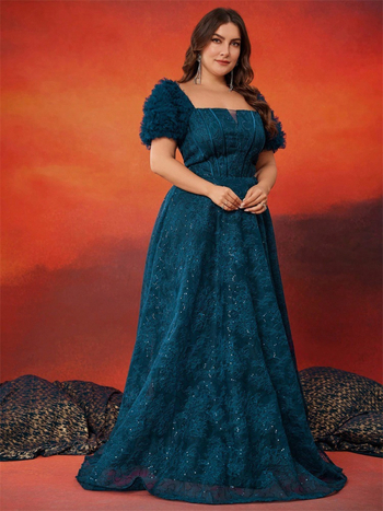 Vakarinė suknelė A linijoje su kvadratiniu iškirpte, trumpomis rankovėmis, kaulinė juosmens linija, poliesteris, audinio sudėtis 95%+