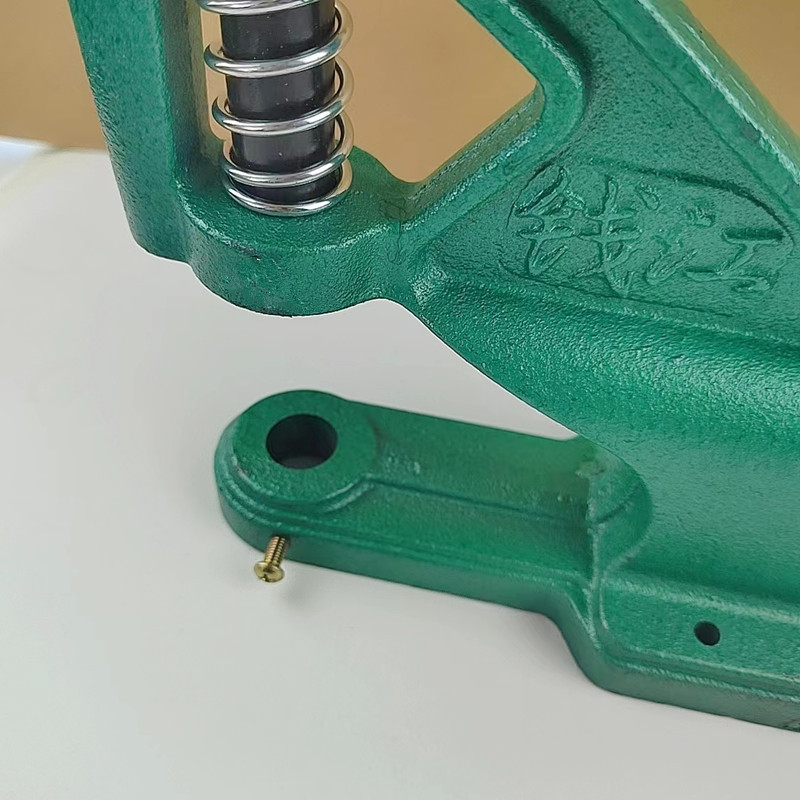 Железен инструмент за монтаж на обкови и копчета – ръчен прес с висока плътност, за палта, обувки, чанти и кожа – Wang's Hardware